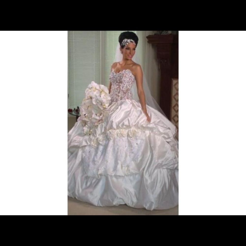 - Katerina Bocci Wedding Dress